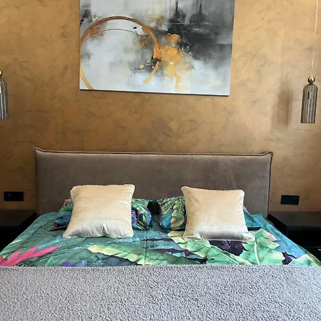 Przy Plazy 2, Marynarki Polskiej 57 * Ustka