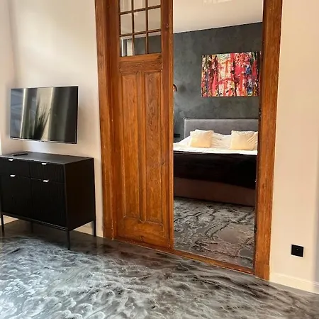 Przy Plazy 2, Marynarki Polskiej 57 *