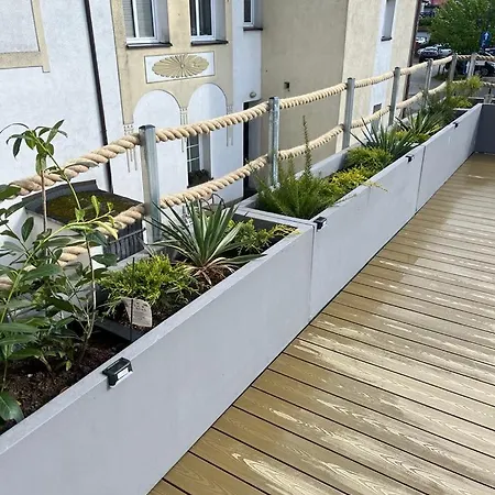 Przy Plazy 2, Marynarki Polskiej 57