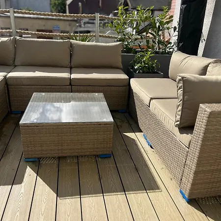 Przy Plazy 2, Marynarki Polskiej 57 Apartment *