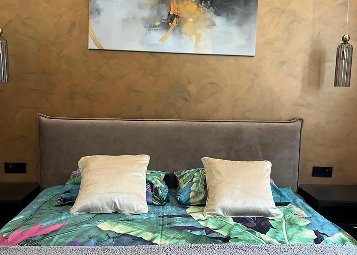 Przy Plazy 2, Marynarki Polskiej 57 * Ustka