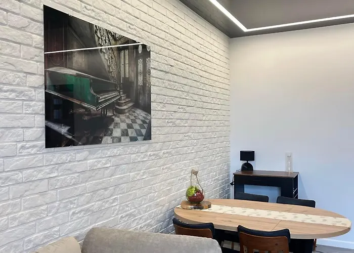 Przy Plazy 2, Marynarki Polskiej 57 Ustka