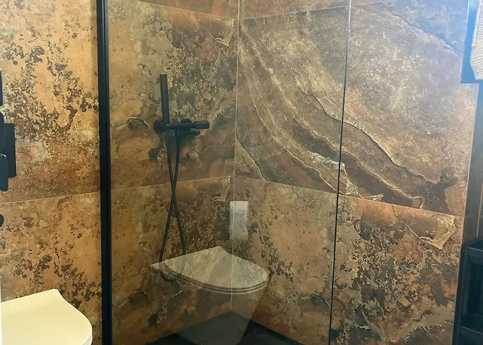 Przy Plazy 2, Marynarki Polskiej 57